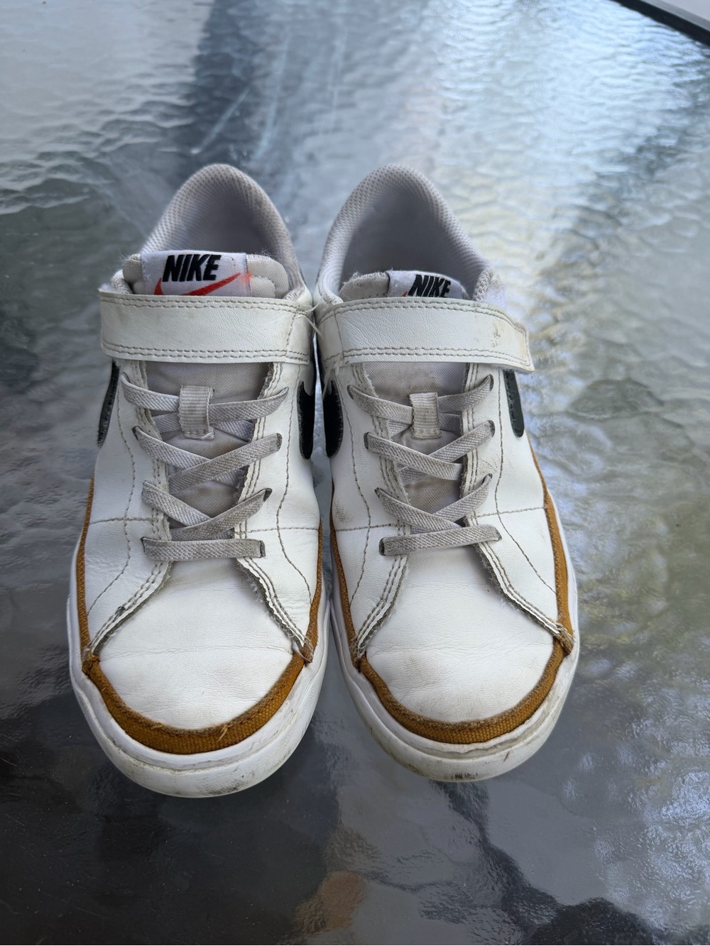 Nike Kids White and Brown Low-Top Sneakers - Picture 2 of 5